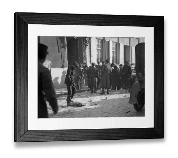 Framed Print : Hotel de la Noble Rose 16th century hotel and cafe at Furnes (Veurne)