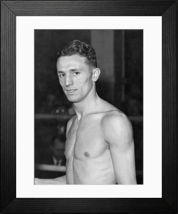 Framed Print : British flyweight boxer Eric Marsden. February 1955 P005729 Framed Print : British flyweight boxer Eric Marsden. February 1955 P005729