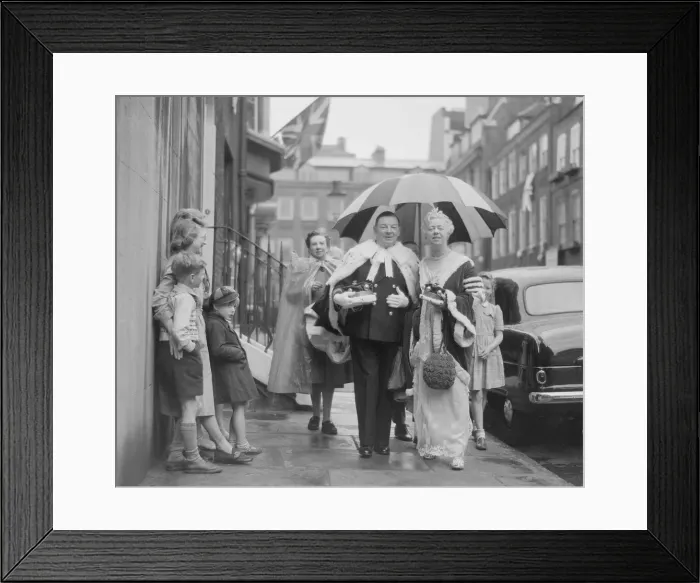 Framed Print : The Coronation of Queen Elizabeth II. Lord Gifford leaving for Westminster Abbey Framed Print : The Coronation of Queen Elizabeth II. Lord Gifford leaving for Westminster Abbey