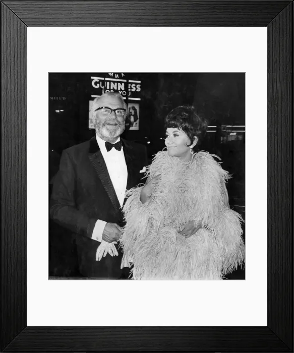 Framed Print : Sir Lawrence and Lady Olivier. September 1969 P005759 Framed Print : Sir Lawrence and Lady Olivier. September 1969 P005759