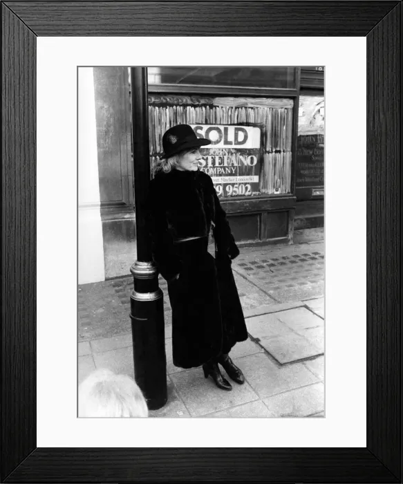 Framed Print : Television presenter Esther Rantzen on location during filming of the television