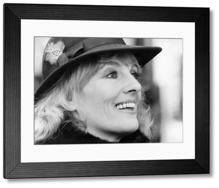 Framed Print : Television presenter Esther Rantzen smiling. Circa 1986 P005642 Framed Print : Television presenter Esther Rantzen smiling. Circa 1986 P005642