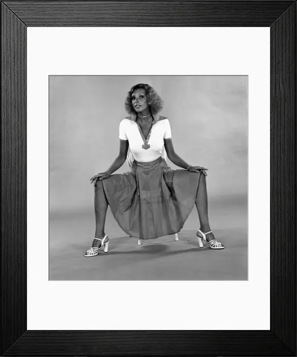 Framed Print : Fashion. Geschi. April 1975 75-1863-005 Framed Print : Fashion. Geschi. April 1975 75-1863-005