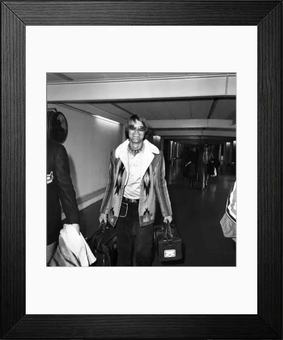 Framed Print : Singer Glen Campbell. April 1975 75-1844-001 Framed Print : Singer Glen Campbell. April 1975 75-1844-001