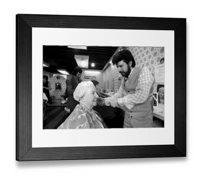Framed Print : Shampoo'Film Feature: At private viewing of film Shampoo Framed Print : Shampoo'Film Feature: At private viewing of film Shampoo