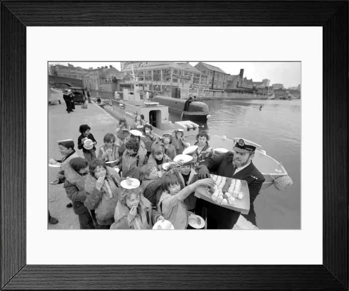 Framed Print : Children: Humour: Mutiny at City Road Basin: It was almost mutiny at the City Road Basin Framed Print : Children: Humour: Mutiny at City Road Basin: It was almost mutiny at the City Road Basin