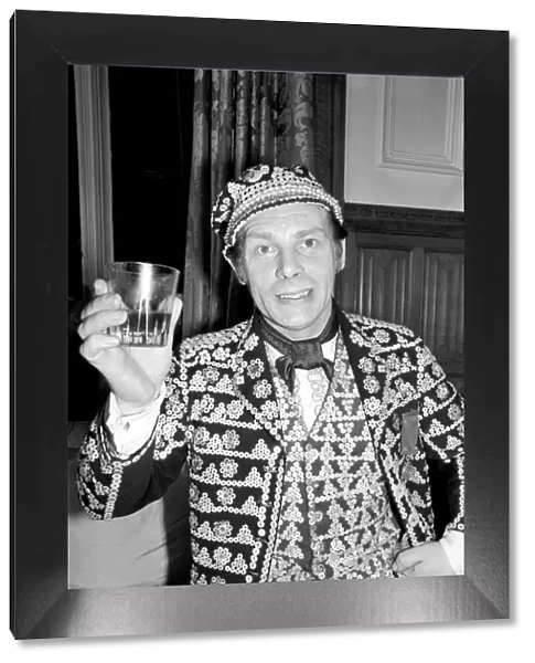 Pearly King George Major. April 1975 75-2253-001