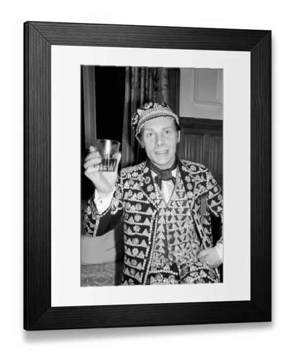 Framed Print : Pearly King George Major. April 1975 75-2253-001