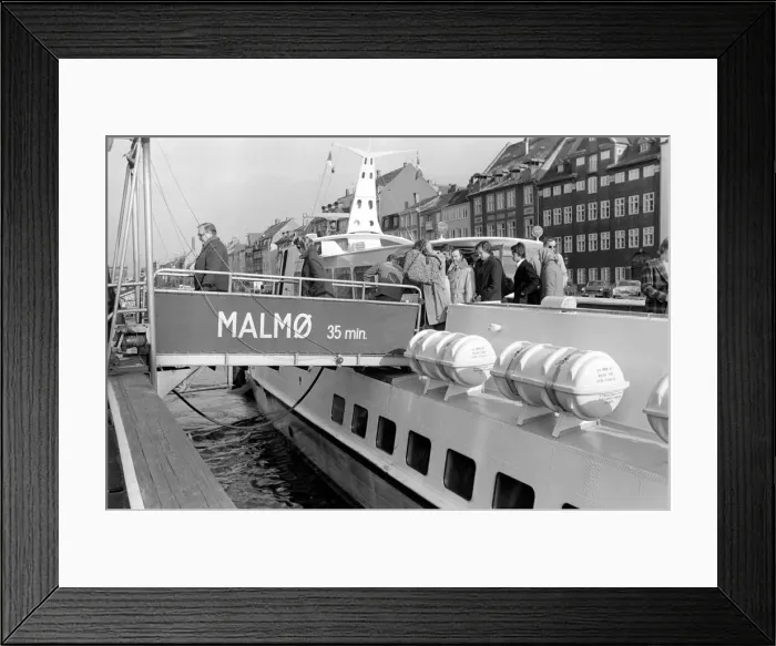 Framed Print : Passengers disembark from the Malmo (Sweden) hydrofoil at their final destination