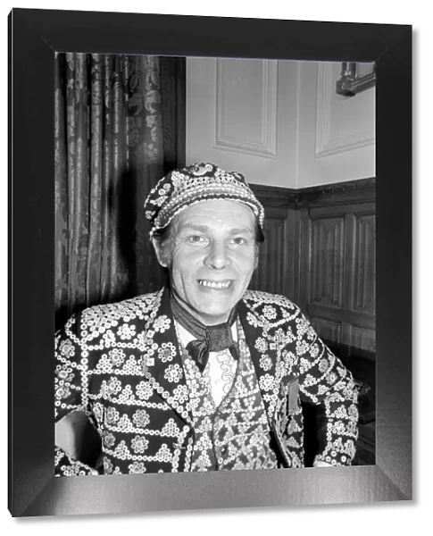 Pearly King George Major. April 1975 75-2253-003