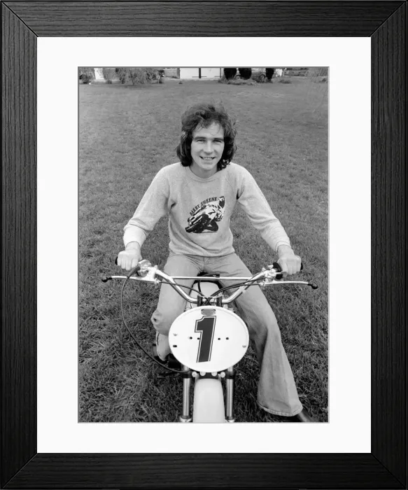 Framed Print : Britains top motor-cycling ace Barry Sheene aged 24 Framed Print : Britains top motor-cycling ace Barry Sheene aged 24