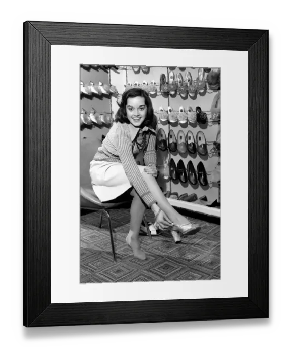 Framed Print : Actress Gemma Craven, Bryan Forbes new Cinderella in his film to be shot in June