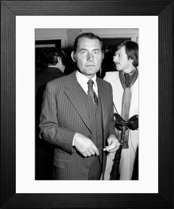 Framed Print : Screen stars arrive at the Comedy Theatre Haymarket, for the first night showing of Framed Print : Screen stars arrive at the Comedy Theatre Haymarket, for the first night showing of