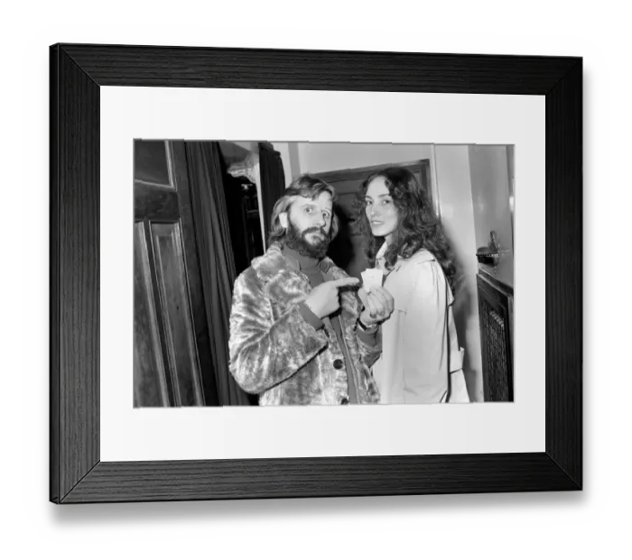 Framed Print : Screen stars arrive at the Comedy Theatre Haymarket, for the first night showing of Framed Print : Screen stars arrive at the Comedy Theatre Haymarket, for the first night showing of