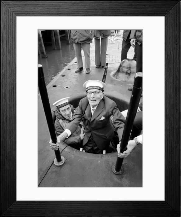 Framed Print : Old: Man: Submarine: Navy: Mr. Jim Chapman (103). March 1975 75-01273-005 Framed Print : Old: Man: Submarine: Navy: Mr. Jim Chapman (103). March 1975 75-01273-005