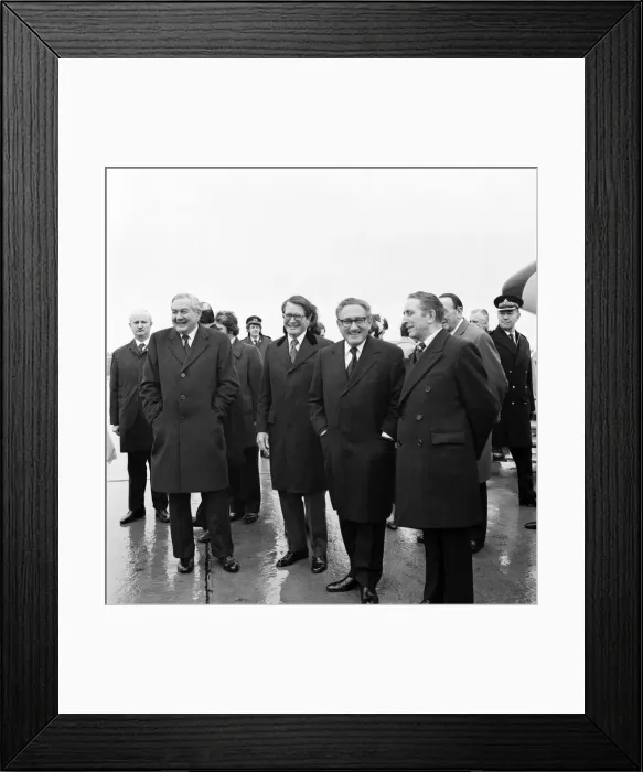 Framed Print : Freedom of Cardiff for Jim Callaghan. Dr Kissinger and wife and Mr
