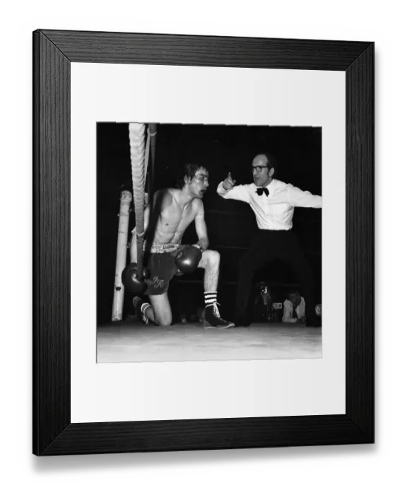 Framed Print : Boxing Sollas v. Revie: Vernon Sollas won last nights European Boxing Championship when