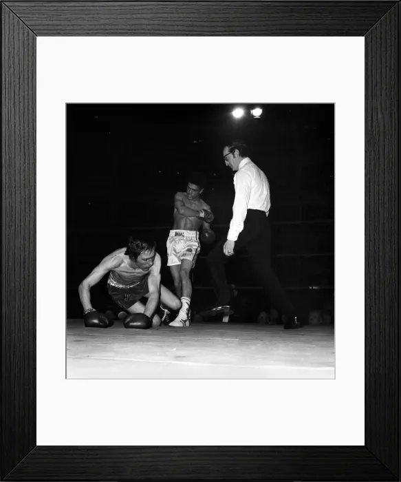 Framed Print : Boxing Sollas v. Revie: Vernon Sollas won last nights European Boxing Championship when Framed Print : Boxing Sollas v. Revie: Vernon Sollas won last nights European Boxing Championship when