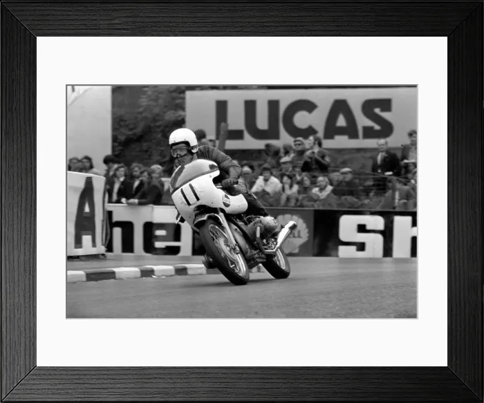 Framed Print : Motorsport: Action: I. O. M. TT Racing: 250cc, 500cc and 750cc Production Races in progress Framed Print : Motorsport: Action: I. O. M. TT Racing: 250cc, 500cc and 750cc Production Races in progress