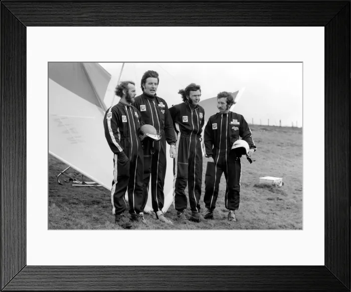 Framed Print : British Kite Team. With the World Hang Gliding Championships taking place in Australia Framed Print : British Kite Team. With the World Hang Gliding Championships taking place in Australia