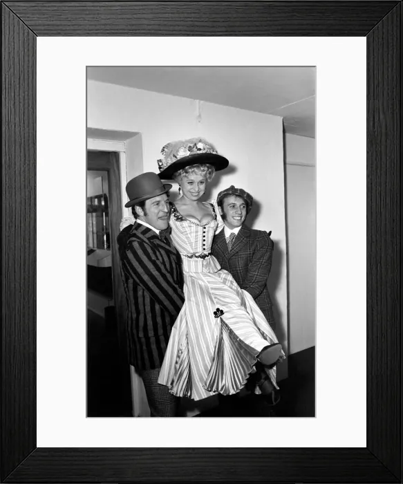 Framed Print : Sing a Rude Song: It is a musical about Marie Lloyd starring Barbara Windsor