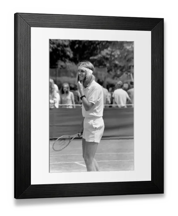 Framed Print : Wimbledon Tennis Championships 1970 1st Day. R. J. Moore (South Africa Framed Print : Wimbledon Tennis Championships 1970 1st Day. R. J. Moore (South Africa