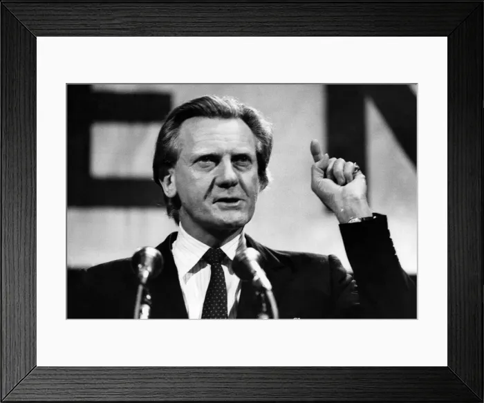 Framed Print : Michael Heseltine Conservative. February 1986 P008131 Framed Print : Michael Heseltine Conservative. February 1986 P008131