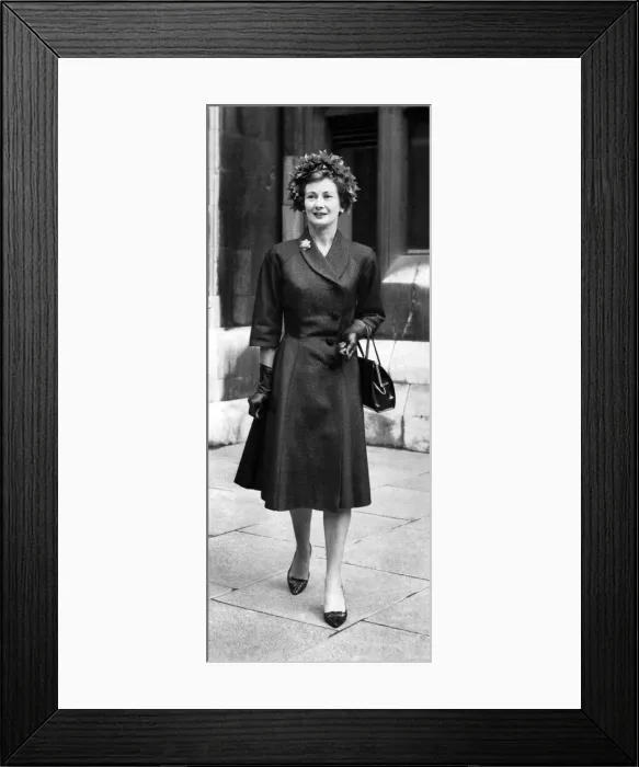Framed Print : Mrs. D. Davis ( Dinah Sheridan) who got her divorce from her husband who heads of Framed Print : Mrs. D. Davis ( Dinah Sheridan) who got her divorce from her husband who heads of