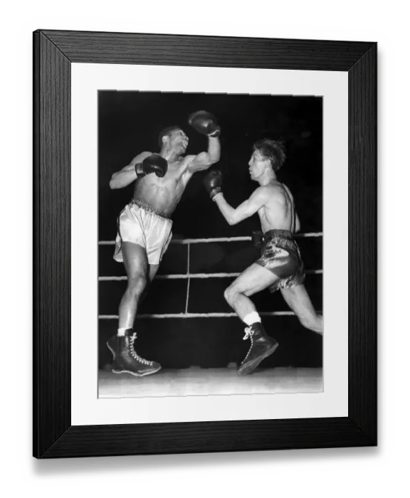 Framed Print : George Whelan (Acton) beat Teddy Best (Cardiff) on points in their lightweight contest Framed Print : George Whelan (Acton) beat Teddy Best (Cardiff) on points in their lightweight contest