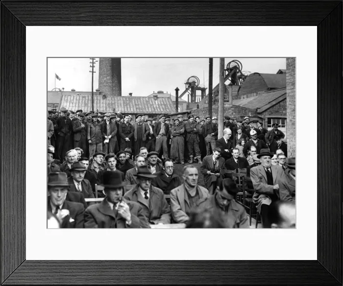 Framed Print : Ashton Collierys new bath opened. October 1952 P005142 Framed Print : Ashton Collierys new bath opened. October 1952 P005142