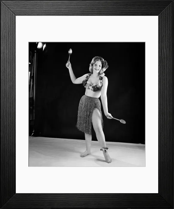 Framed Print : Hula girl costume modelled by Peggy Cage. E500-011
