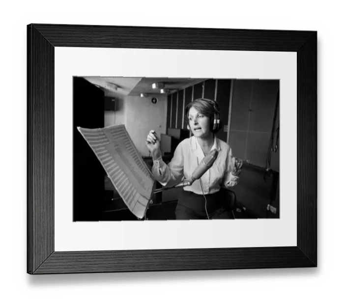 Framed Print : Actress Penelope Keith makes a record about a Dachsund dog. June 1980 80-03067-002