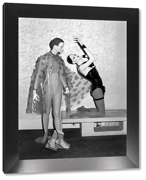Unusual  /  Fashion. Science Fiction fashions. February 1975 75-00935-001