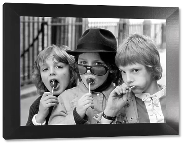 Children  /  Humour: The Kojak Kids: Three young Kojak fans who come from Holborn Left to