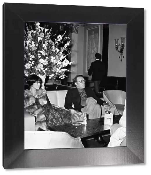 Richard Burton at Dorchester Hotel. February 1975 75-00873