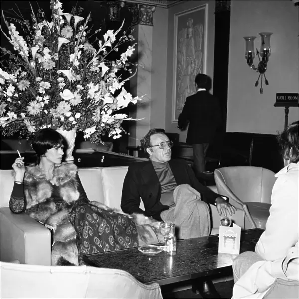 Richard Burton at Dorchester Hotel. February 1975 75-00873