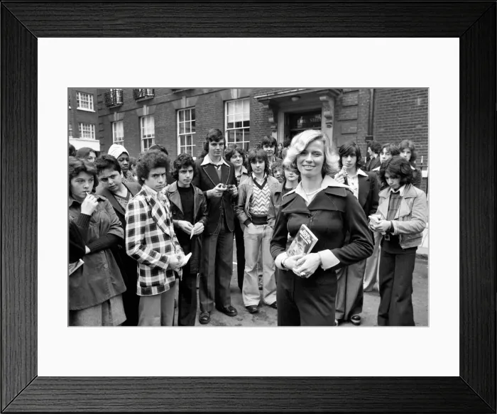 Framed Print : Linda Lee. Mrs. Kung Fu in London. Mrs. Kung Fu, Linda Lee widow of the late Bruce Lee Framed Print : Linda Lee. Mrs. Kung Fu in London. Mrs. Kung Fu, Linda Lee widow of the late Bruce Lee