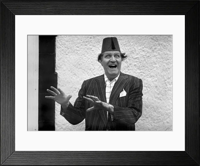 Framed Print : Comedian: Tommy Cooper. January 1975 75-00581 Framed Print : Comedian: Tommy Cooper. January 1975 75-00581
