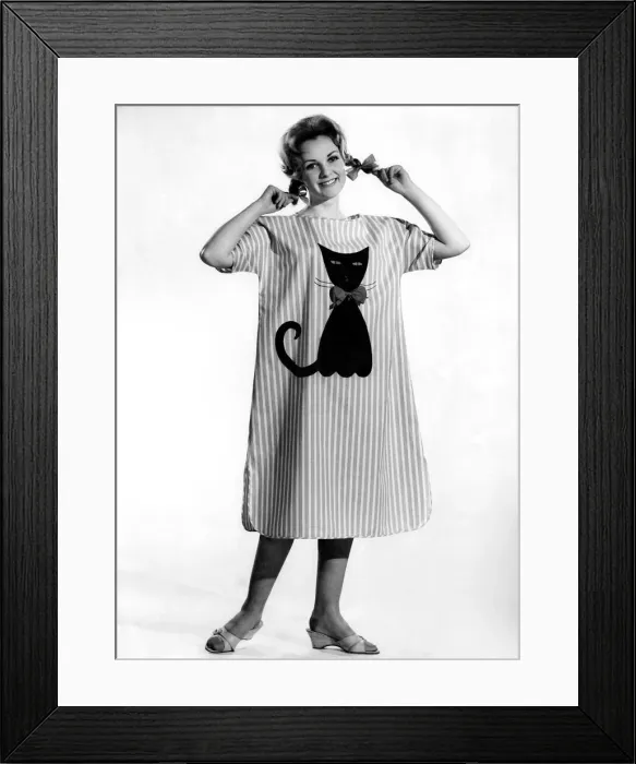 Framed Print : Reveille Fashions: Roma Reeves. February 1961 P006877 Framed Print : Reveille Fashions: Roma Reeves. February 1961 P006877