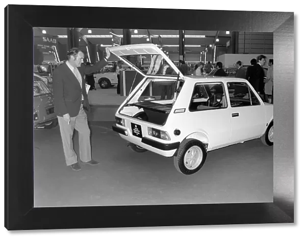 Cars  /  Motoring  /  Driving: Geneva Motor Show. March 1975 75-01419