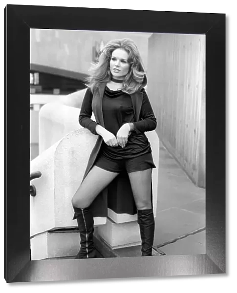 1970s Fashion: Shorts. January 1971 71-00161-017
