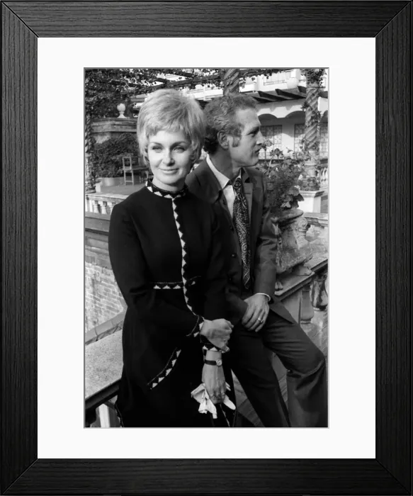 Framed Print : Joanne Woodward October 1969 And Husband Paul Newman at a press conference in Framed Print : Joanne Woodward October 1969 And Husband Paul Newman at a press conference in