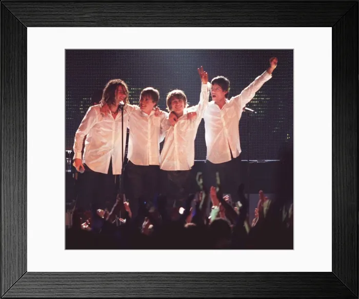 Framed Print : Take That bow out at Brit Awards making their final appearence before splitting up They Framed Print : Take That bow out at Brit Awards making their final appearence before splitting up They