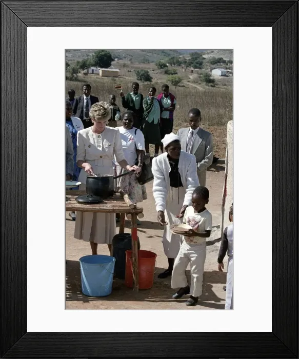 Framed Print : Diana, Princess of Wales Overseas Visit to Zimbabwe, July 1993