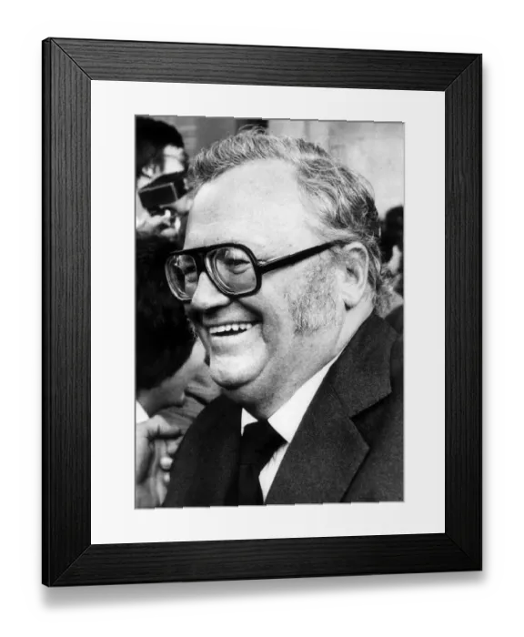 Framed Print : Harry Secombe at the Memorial Service September 1980 for Peter Sellers at St Martin Framed Print : Harry Secombe at the Memorial Service September 1980 for Peter Sellers at St Martin