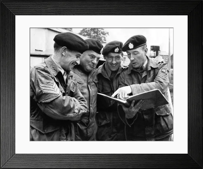 Framed Print : These soldiers of the Border Regiment share a joke during training Framed Print : These soldiers of the Border Regiment share a joke during training