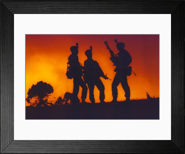 Framed Print : Some Northumberland Fusiliers on dawn patrol at Catterick