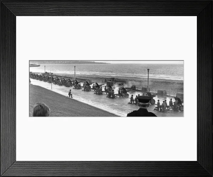 Framed Print : Guns of the 4th Light Regiment firing their salute from the promenade at Roker Framed Print : Guns of the 4th Light Regiment firing their salute from the promenade at Roker