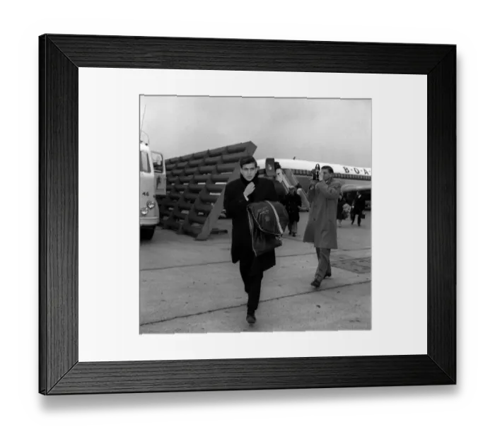 Framed Print : Frank Sinatra Jnr 1964 arriving at London Airport January 1964