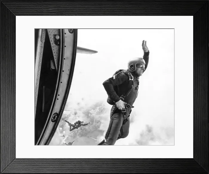 Framed Print : Soldiers from the Parachute Regiment practising what they do best